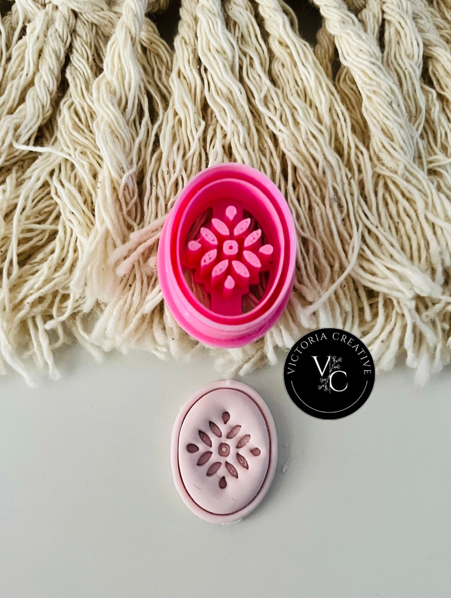 IMPRINT OVAL - POLYMER CLAY CUTTERS
