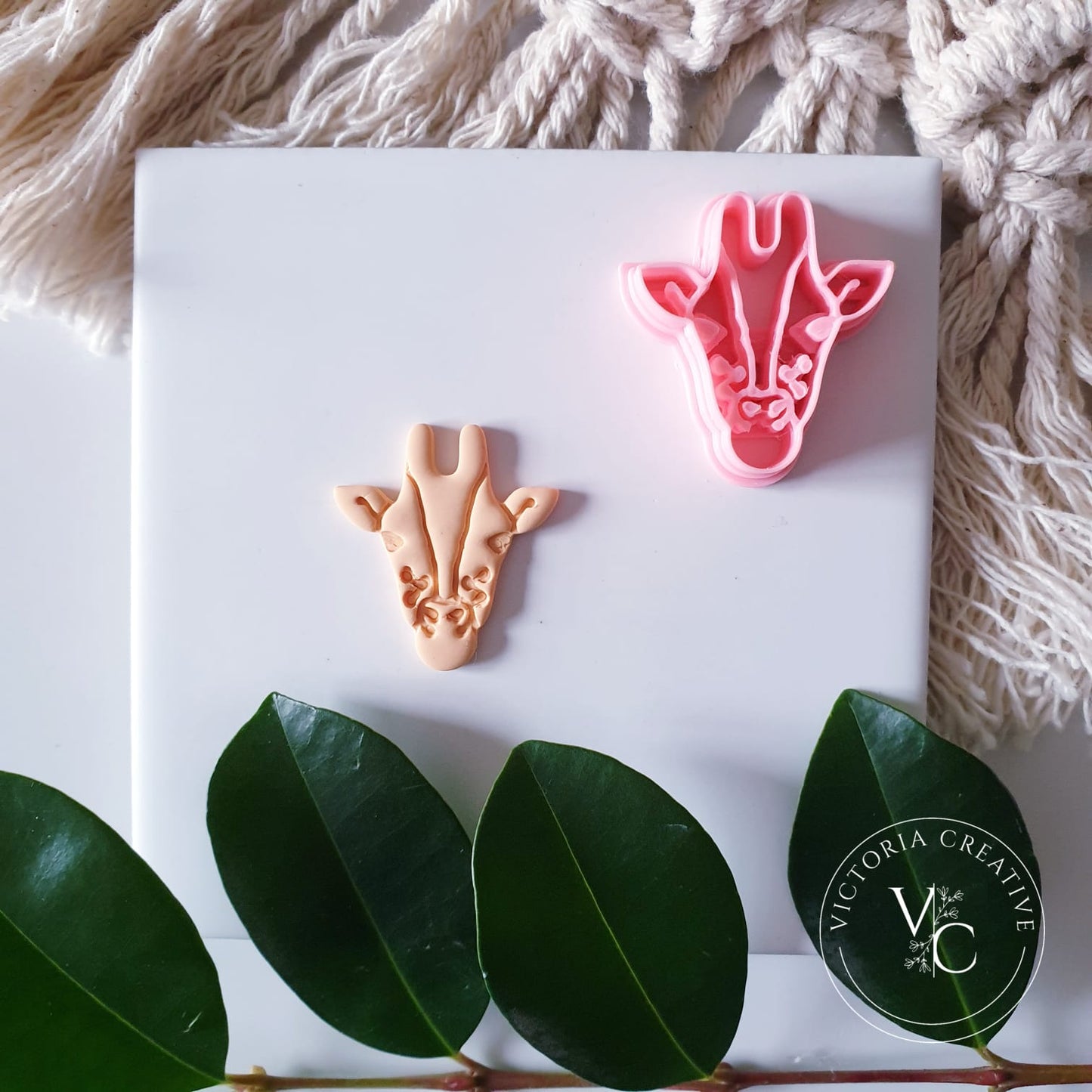 EMBOSSING CUTTER 91 - POLYMER CLAY CUTTER - INTO THE WILD - GIRAFFE