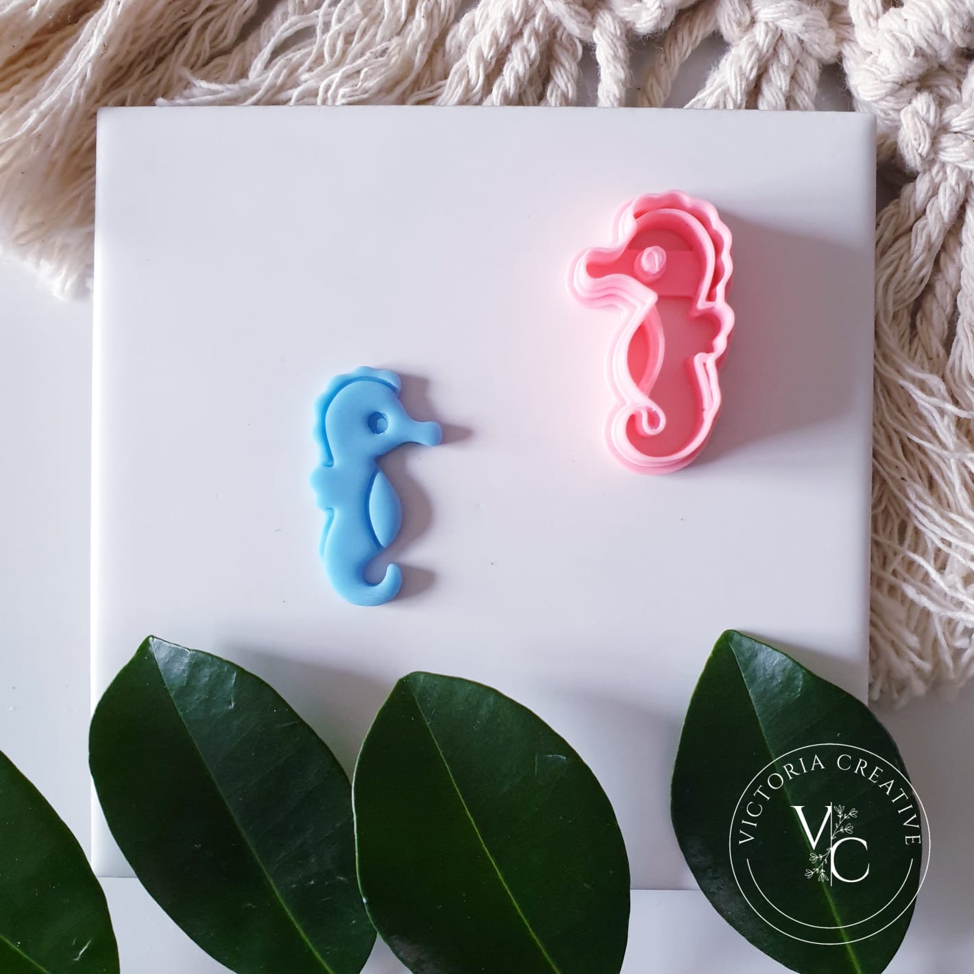 EMBOSSING CUTTER 98 - POLYMER CLAY CUTTER - UNDERWATER WONDERS - SEA HORSE (SET OF 2)