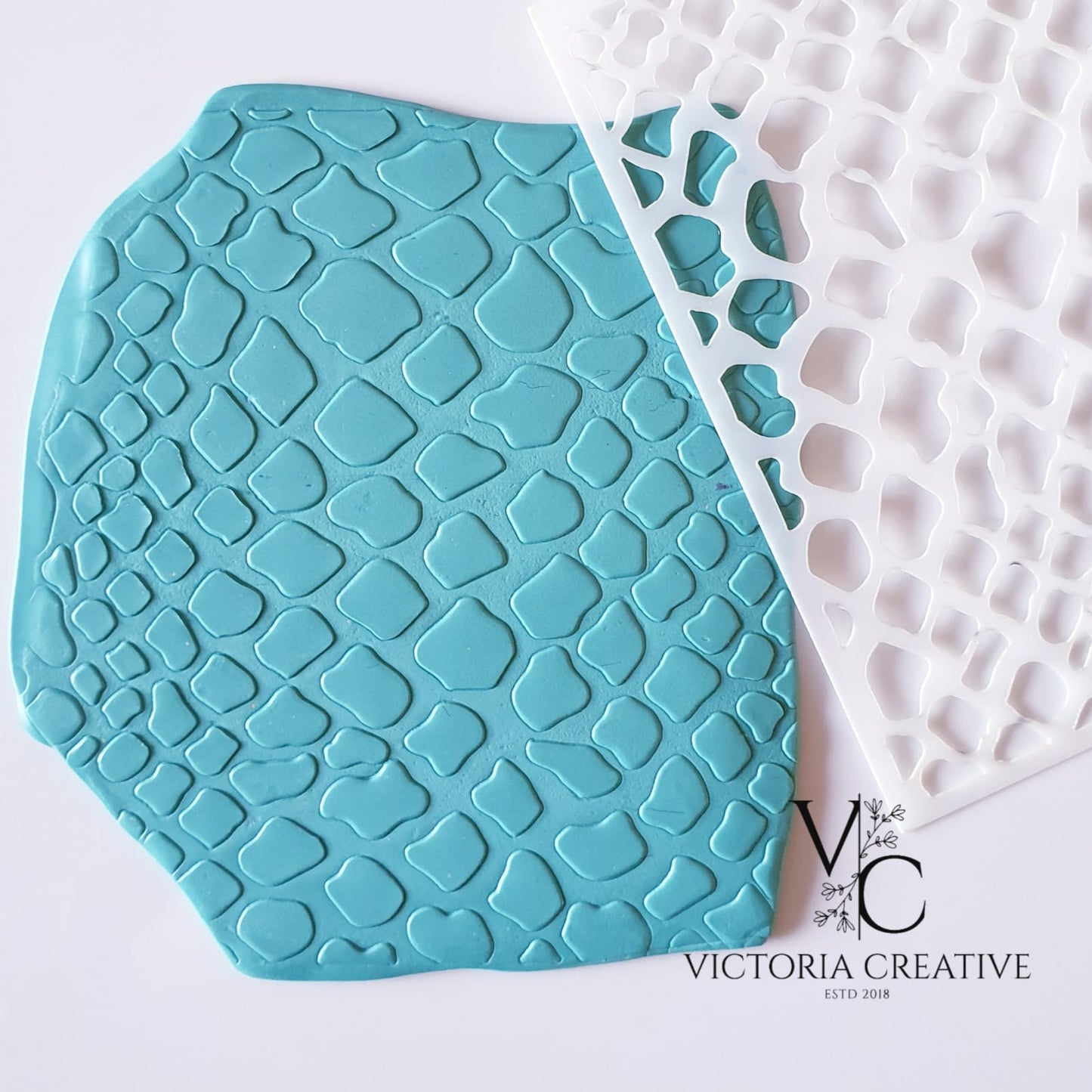 CLAY STENCIL - 26 - INTO THE WILD - SCALES