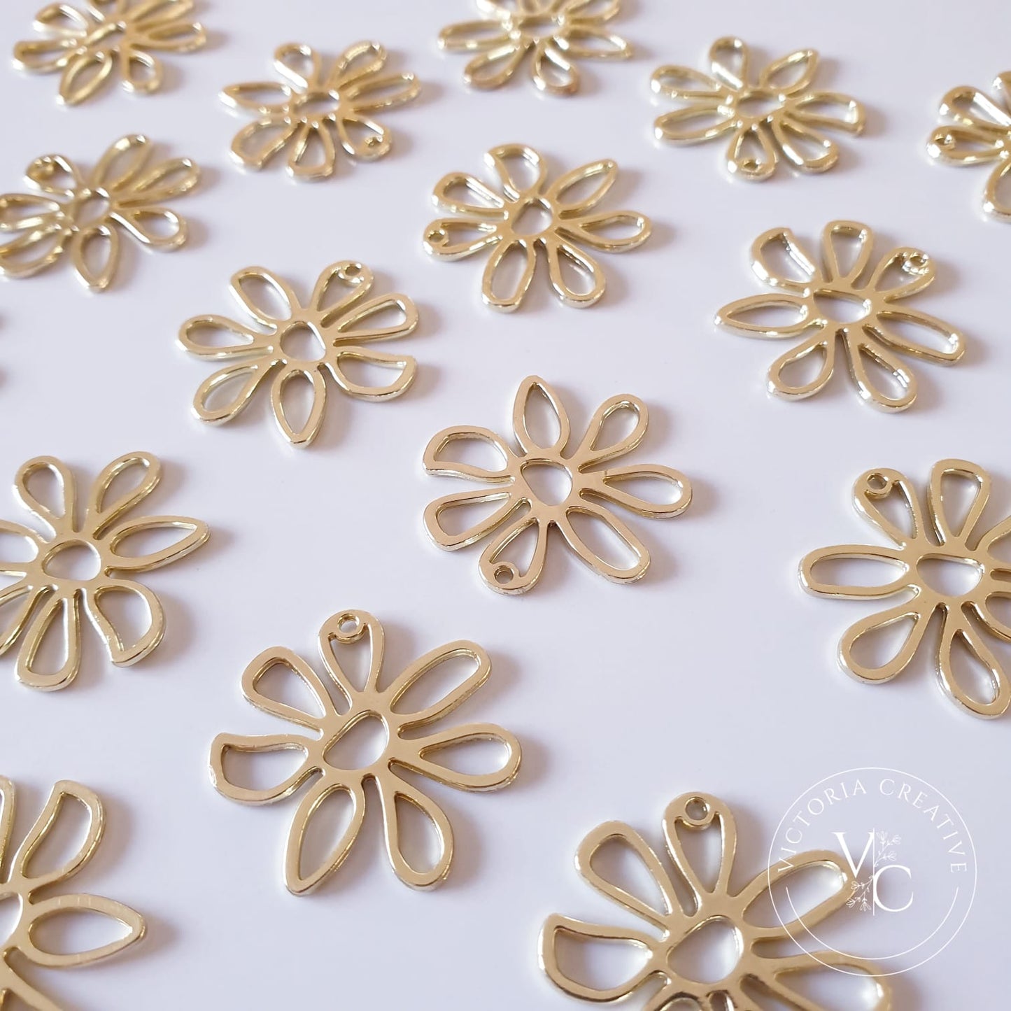 GOLD RETRO FLOWERS - NICKEL FREE - JEWELLERY FINDINGS - RETRO COLLECTION
