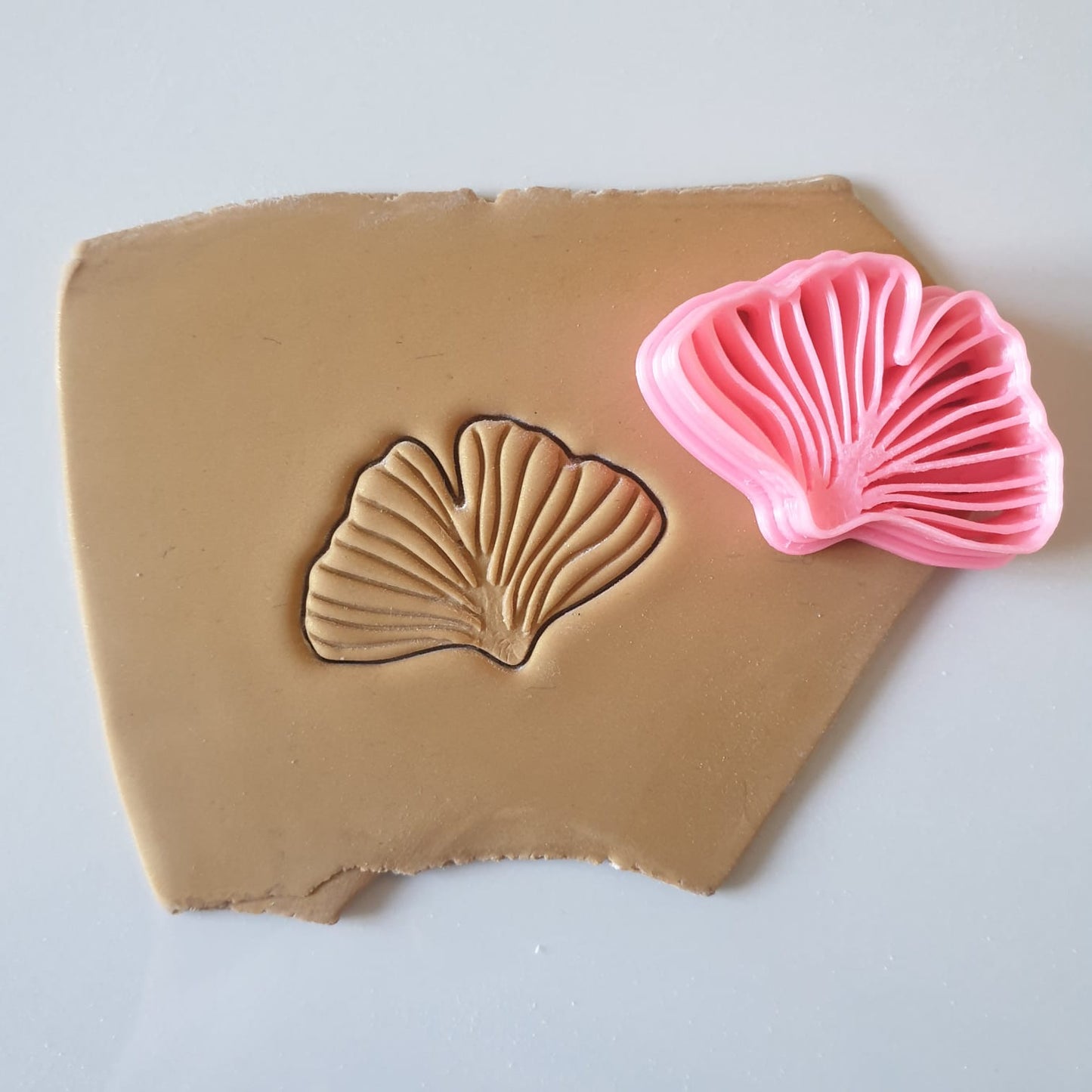 EMBOSSING CUTTER 48 - POLYMER CLAY CUTTER - GINKO LEAF