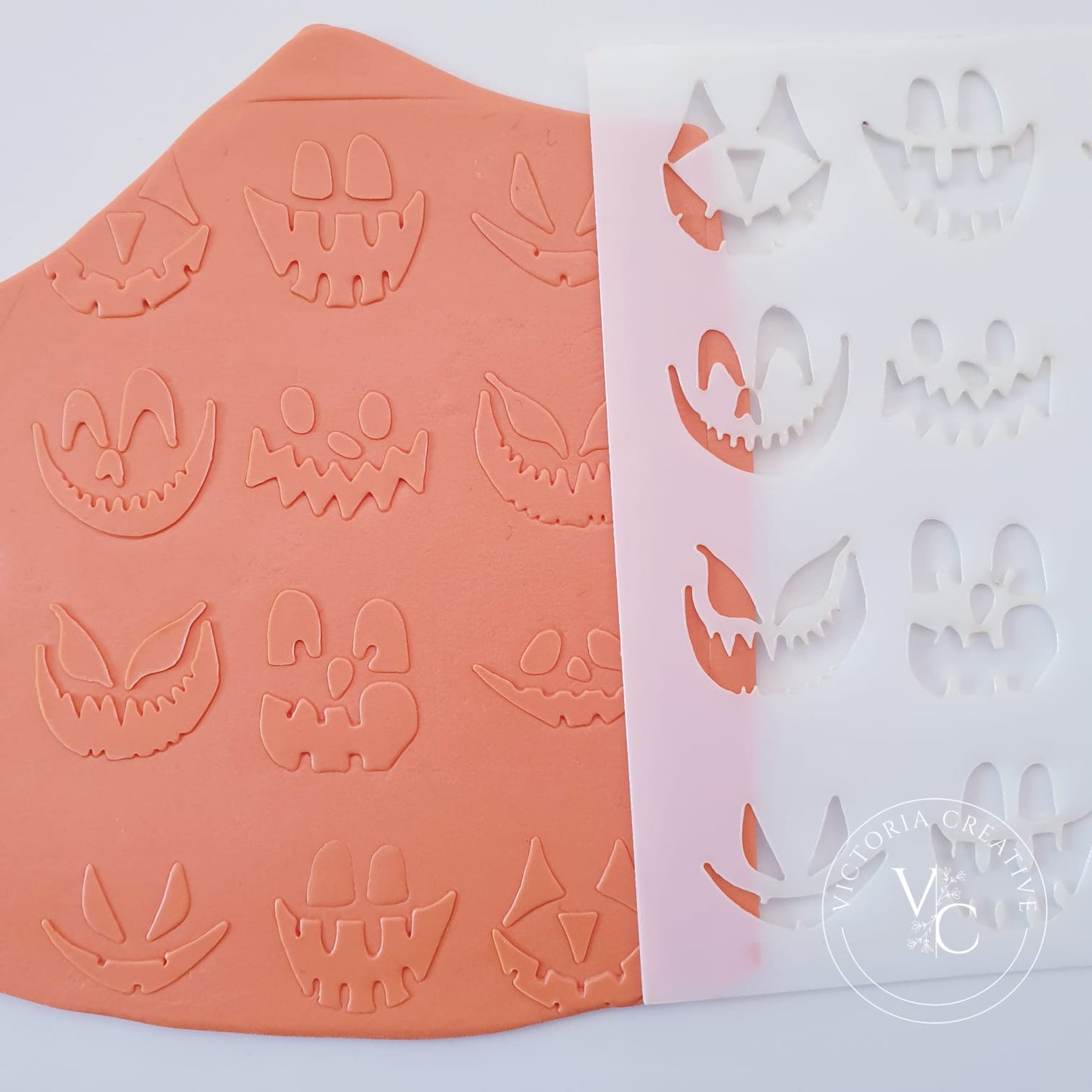 CLAY STENCIL - 31 - HALLOWEEN 2023 - PUMPKIN SKULLS