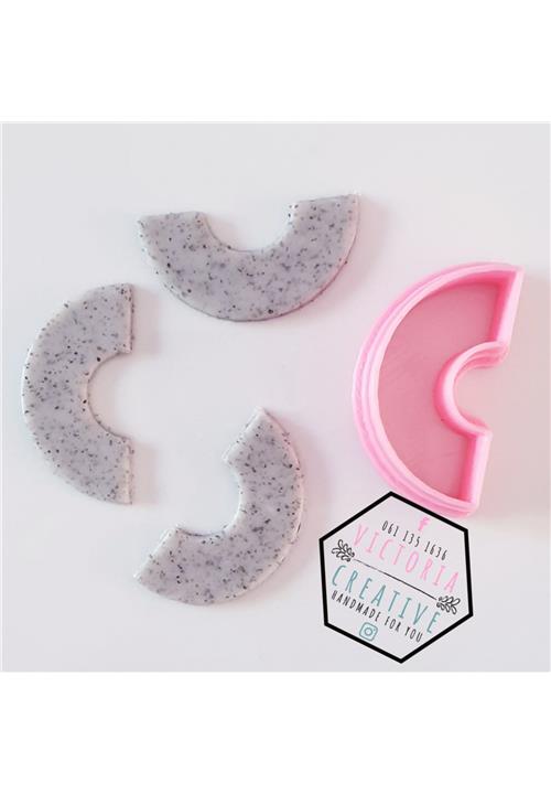 HALF DONUT SHAPE POLYMER CLAY CUTTER